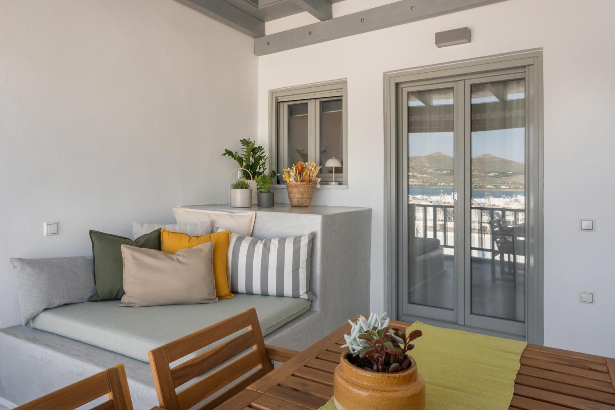 Caper-2 Bedroom Traditional Home With Amazing View Náousa Buitenkant foto