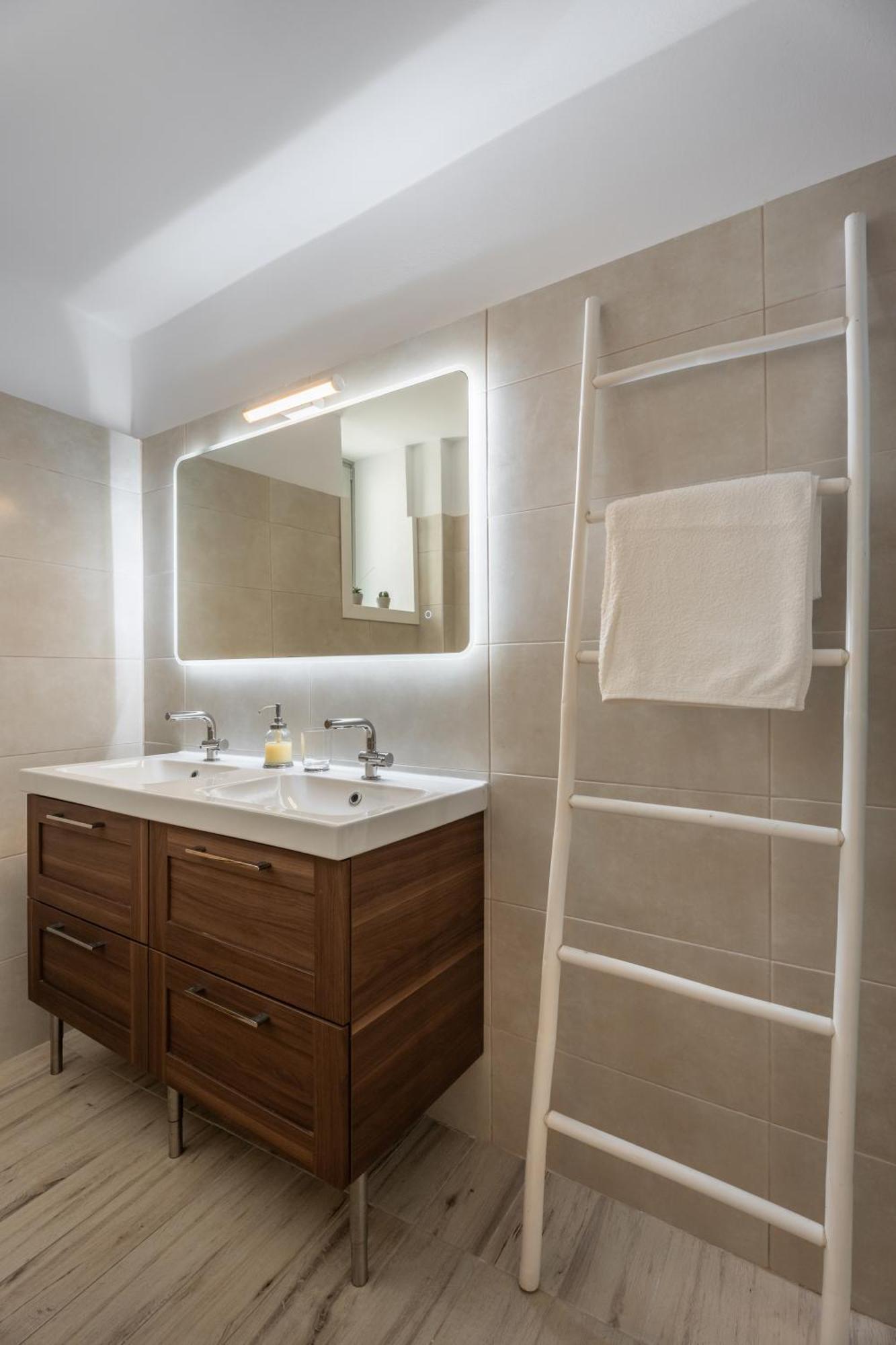 Caper-2 Bedroom Traditional Home With Amazing View Náousa Buitenkant foto