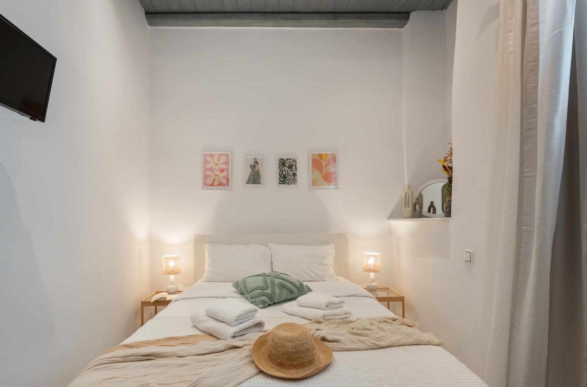 Caper-2 Bedroom Traditional Home With Amazing View Náousa Buitenkant foto